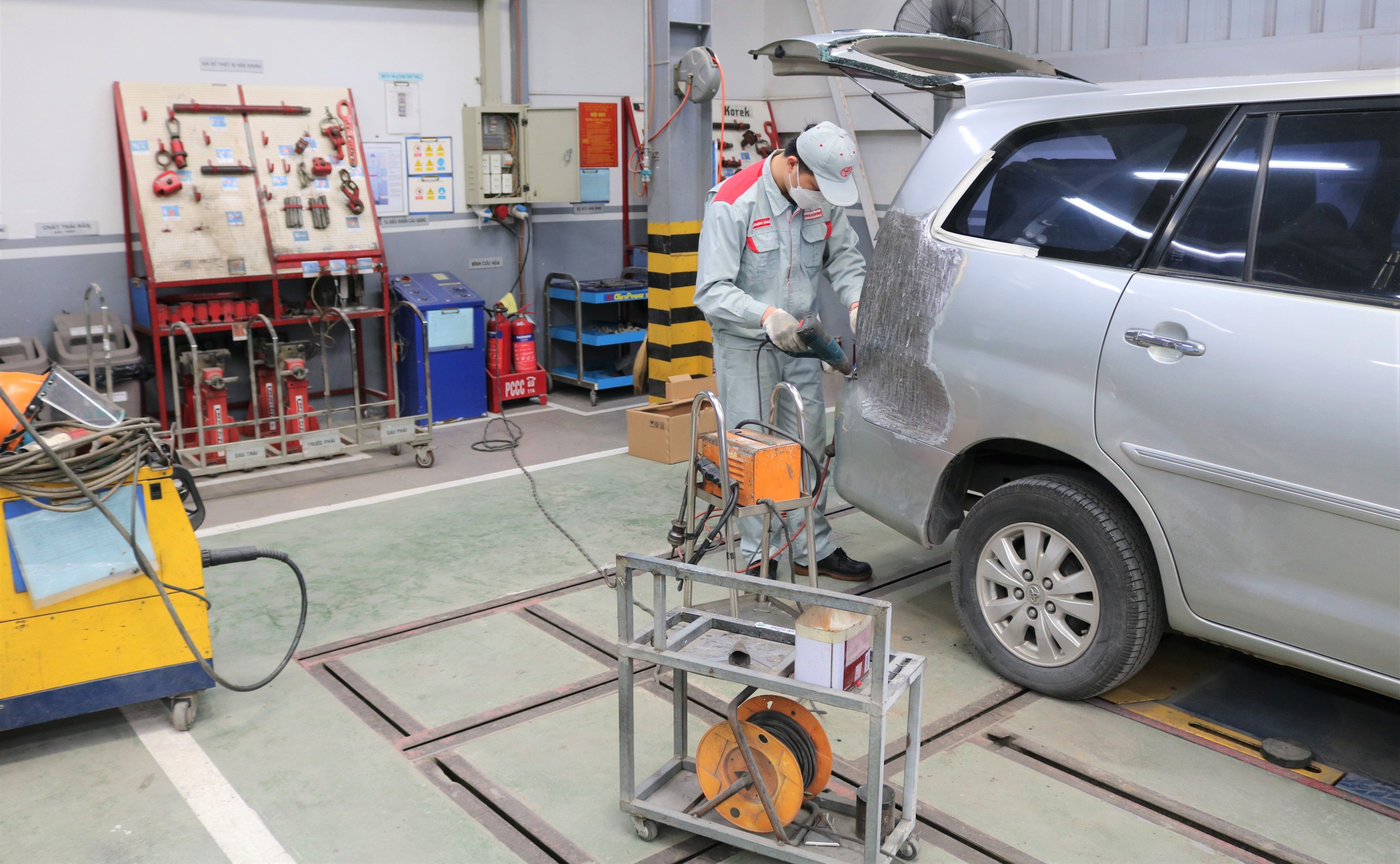 Sửa chữa thân xe & sơn